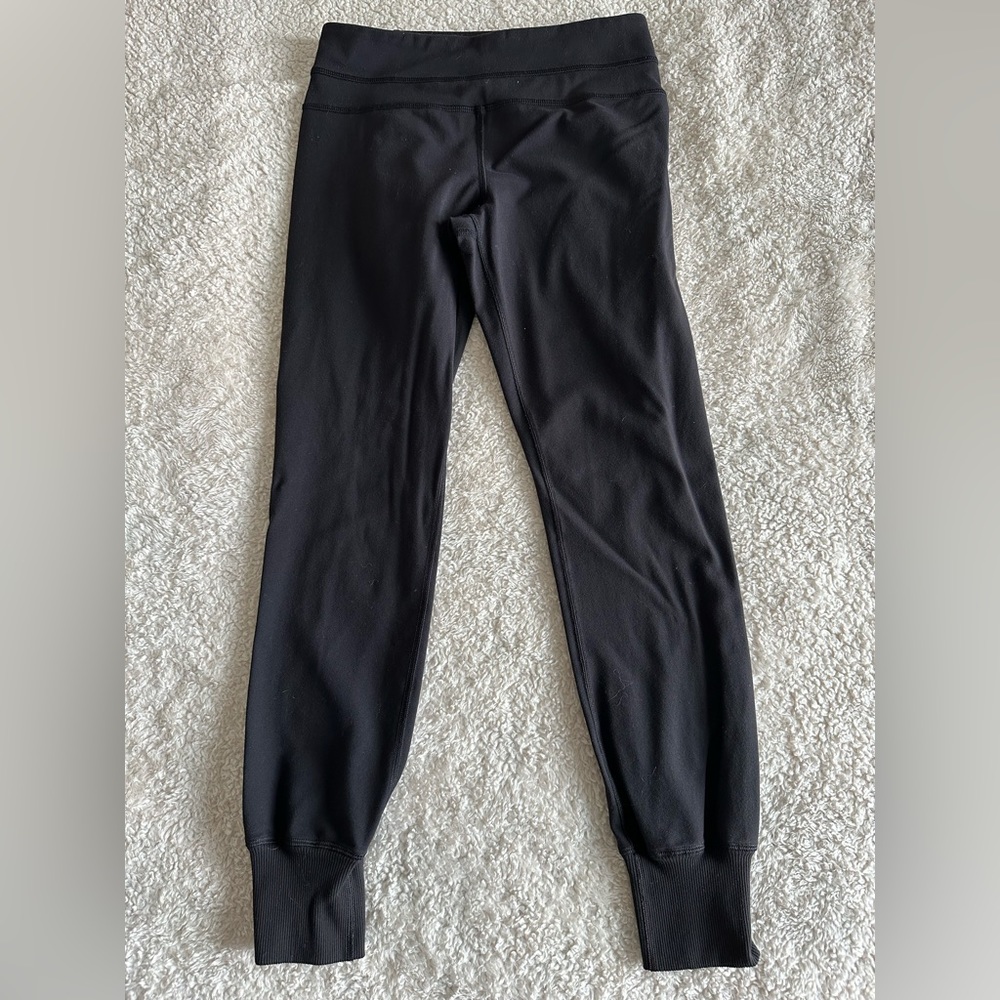 Lululemon full on luon legging with cuff size 4